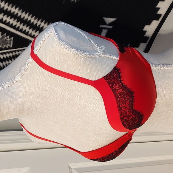 🥰EUC Victoria's Secret Very Sexy Push Up Underwire Bra, Hot Red, 32D - Picture 4 of 8